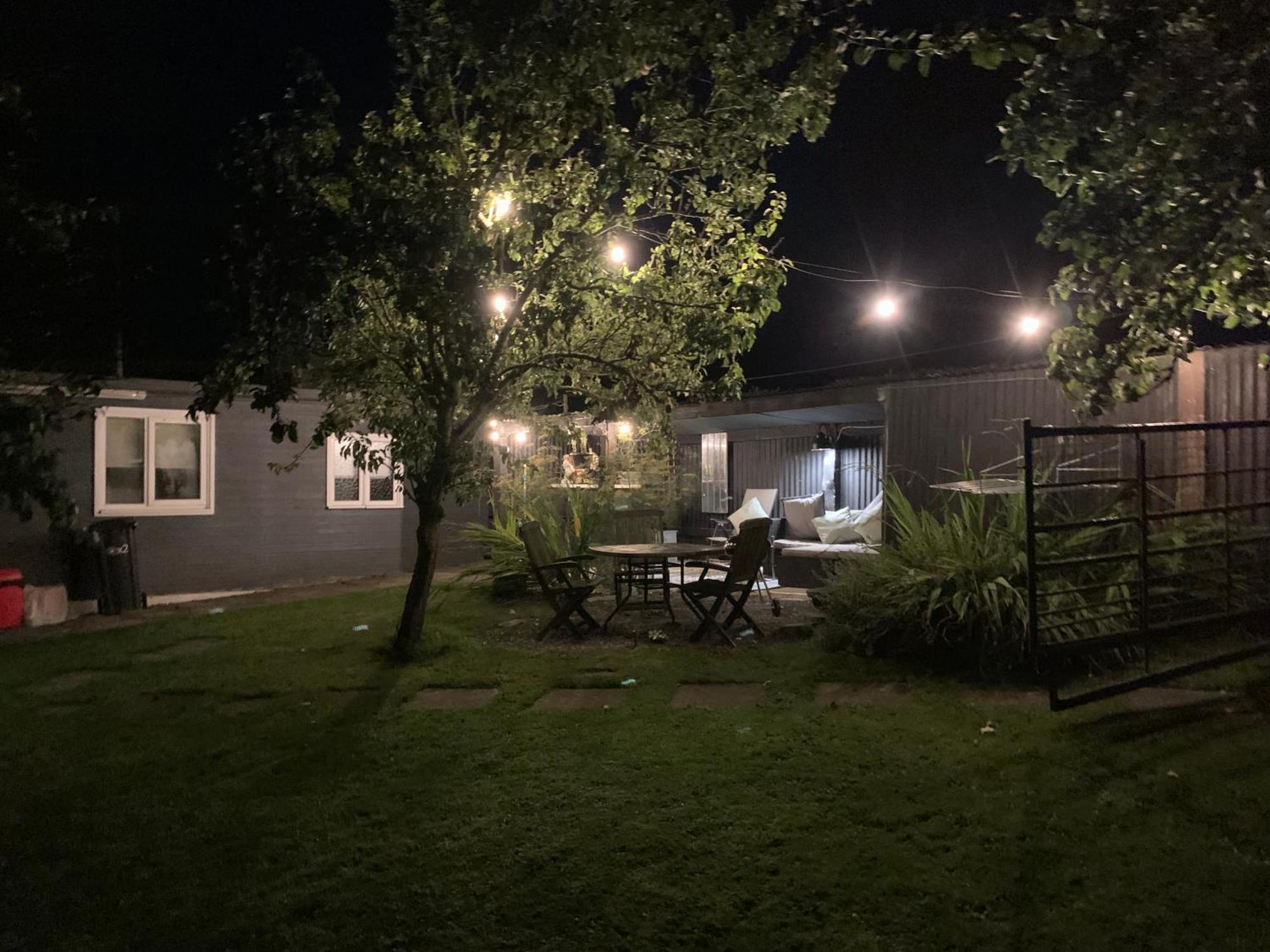 Stunning 2-Bed Cabin In Nantglyn Денби Екстериор снимка